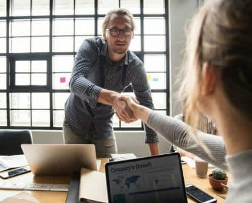 Pétrole - Gaz et Expédition 111 Identité Suisse et Monde, transmission d'entreprises en Suisse