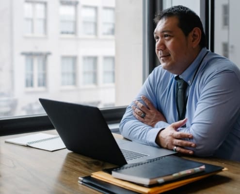 Les nouvelles exigences de due diligence renforcent la transmission des PME en Suisse romande 3 due diligence transmission PME Suisse - business - réunion dirigeants business