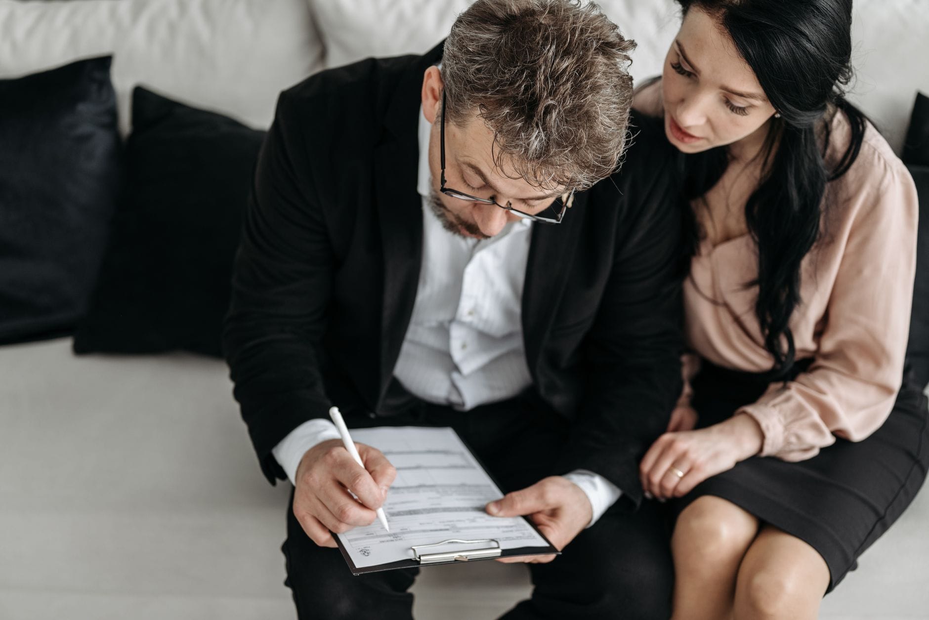 Prêt à vendre son entreprise en Suisse romande - business - analyse financière business