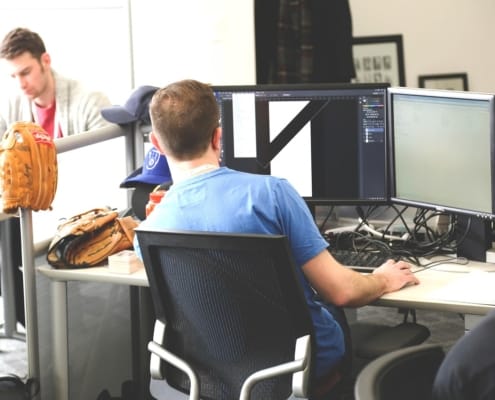 Reprendre une entreprise en Suisse romande : savoir convaincre - business - réunion dirigeants business