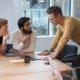5 précautions essentielles pour vendre son entreprise en Suisse romande - business - réunion dirigeants business