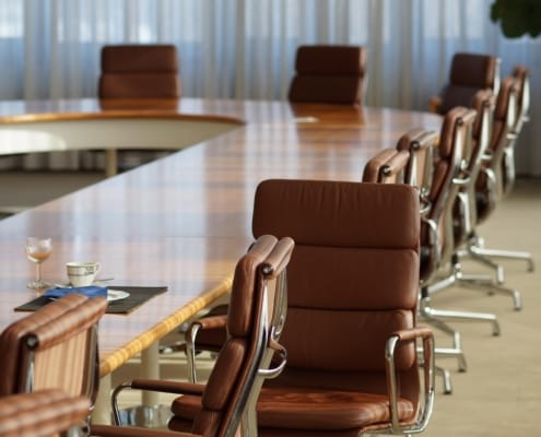 Transmettre son entreprise familiale en Suisse romande - business - réunion dirigeants business